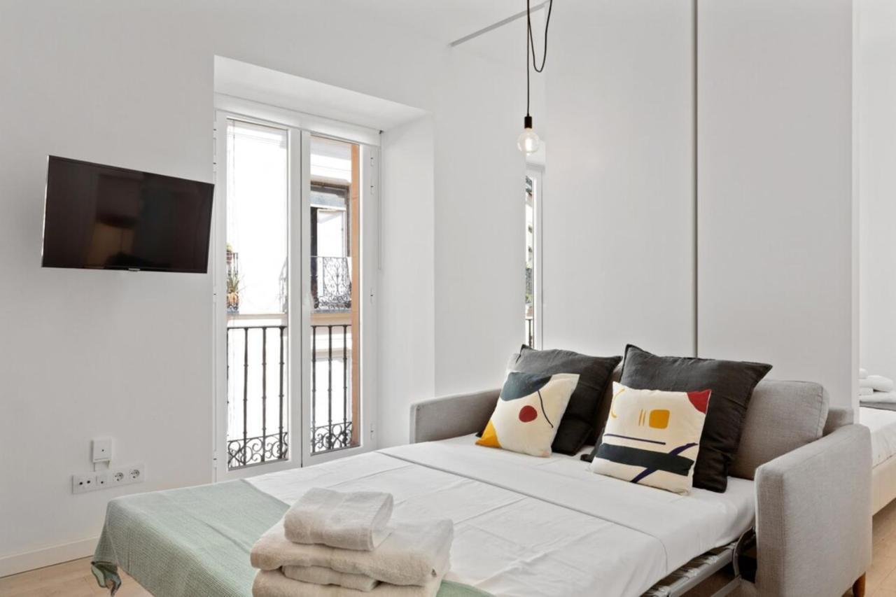 Modern 1 Bedroom Apartment Near Lavapies Мадрид Екстериор снимка