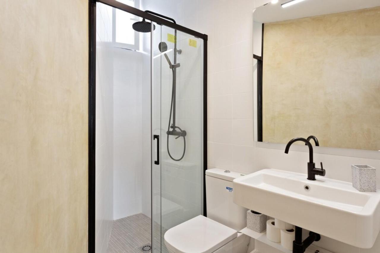 Modern 1 Bedroom Apartment Near Lavapies Мадрид Екстериор снимка